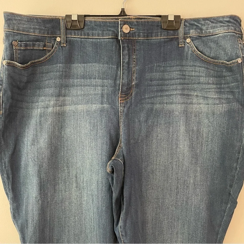 Torrid Girlfriend Jeans- Size 26R (bin 3M) - Picture 3 of 7
